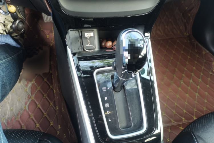 Used Nissan Sylphy 2016 Classic 1.6 XL Automatic Luxury Edition Gear Lever