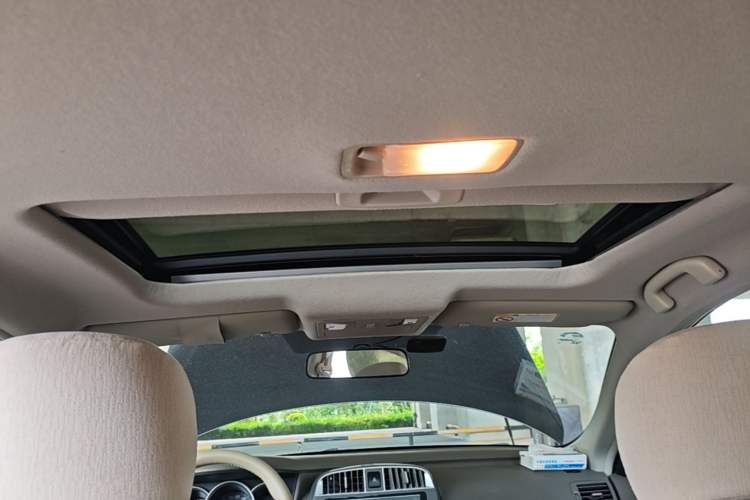 Used Nissan Sylphy 2016 Classic 1.6XE Manual Leading Edition Headliner