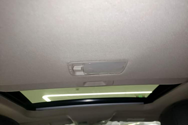 Used Nissan Sylphy 2016 Classic 1.6XE Automatic Leading Edition Headliner