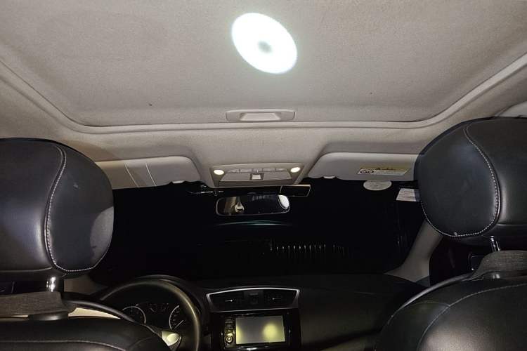 Used Nissan Sylphy 2016 1.6XV CVT Smart Enjoyment Version Headliner