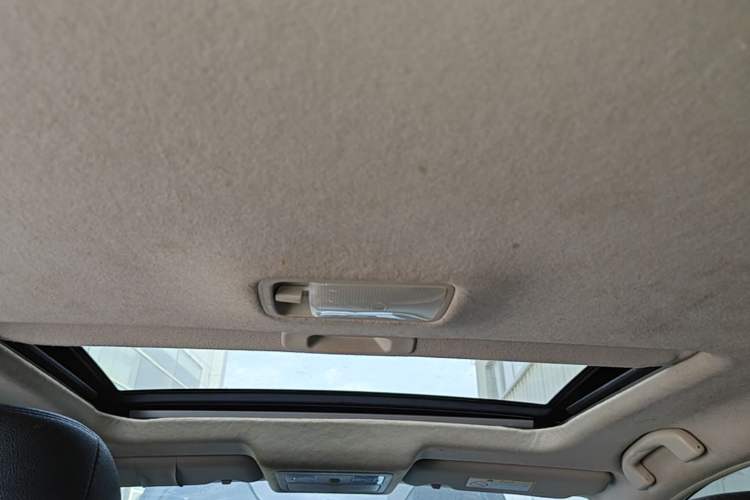 Used Nissan Sylphy 2016 Classic 1.6XE Manual Leading Edition Headliner