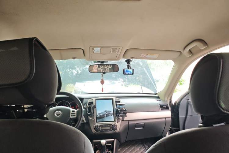 Used Nissan Sylphy 2016 Classic 1.6XE Manual Comfort Edition Headliner