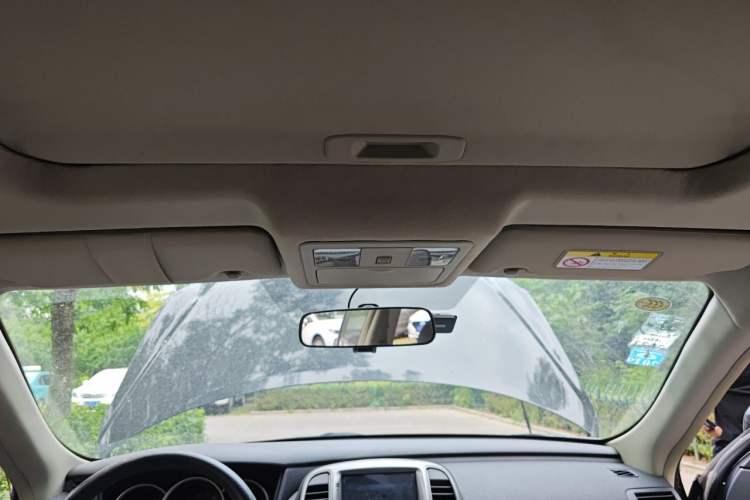 Used Nissan Sylphy 2016 Classic 1.6XE Manual Leading Edition Headliner