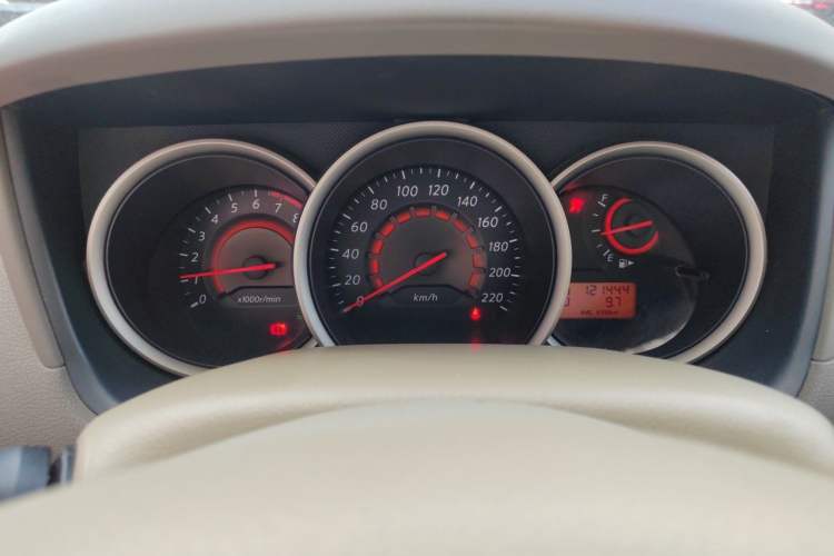 Used Nissan Sylphy 2016 Classic 1.6XE Automatic Comfort Edition Instrument Cluster