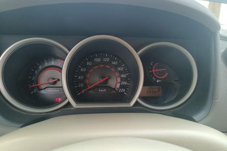 Used Nissan Sylphy 2016 Classic 1.6XE Manual Leading Edition Instrument Cluster