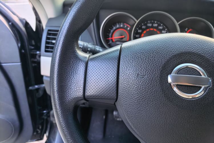 Used Nissan Sylphy 2016 Classic 1.6XE Manual Comfort Edition Interior 1