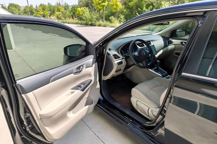 Used Nissan Sylphy 2016 1.6XE CVT Comfort Edition Interior 2