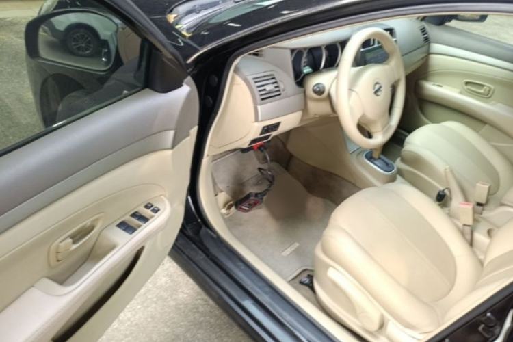 Used Nissan Sylphy 2016 Classic 1.6XE Automatic Leading Edition Interior 2