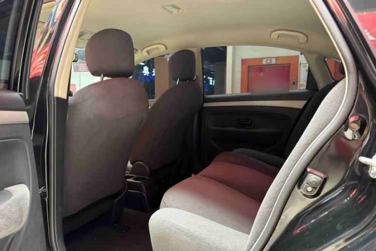 Used Nissan Sylphy 2016 Classic 1.6XE Manual Comfort Edition Interior 2