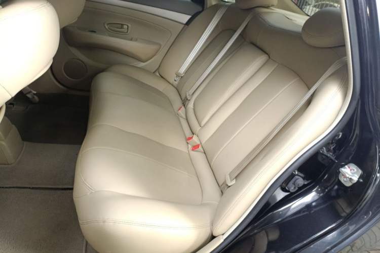 Used Nissan Sylphy 2016 Classic 1.6XE Automatic Leading Edition Interior 3
