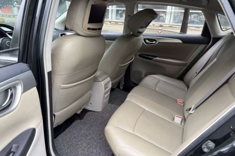 Used Nissan Sylphy 2016 1.6XE CVT Comfort Edition Interior 4