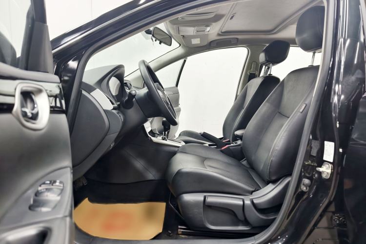 Used Nissan Sylphy 2016 1.6 XL CVT Deluxe Edition Interior 8