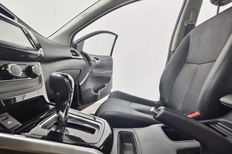 Used Nissan Sylphy 2016 1.6 XL CVT Deluxe Edition Interior 9