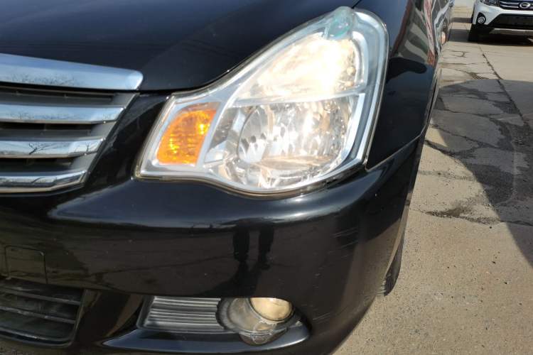 Used Nissan Sylphy 2016 Classic 1.6XE Manual Leading Edition Left Front Headlight