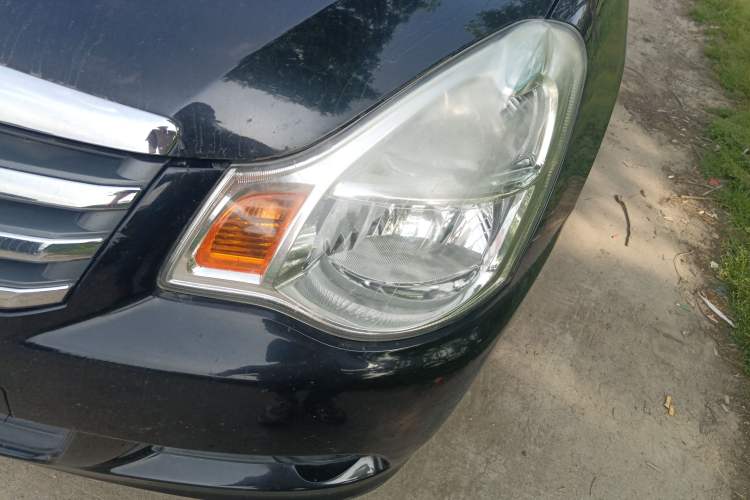 Used Nissan Sylphy 2016 Classic 1.6XE Manual Leading Edition Left Front Headlight