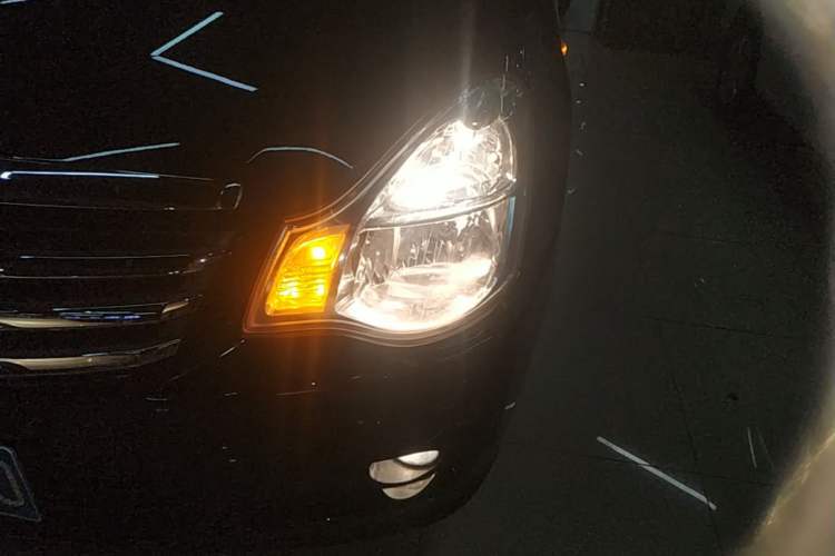 Used Nissan Sylphy 2016 Classic 1.6XE Manual Comfort Edition Left Front Headlight
