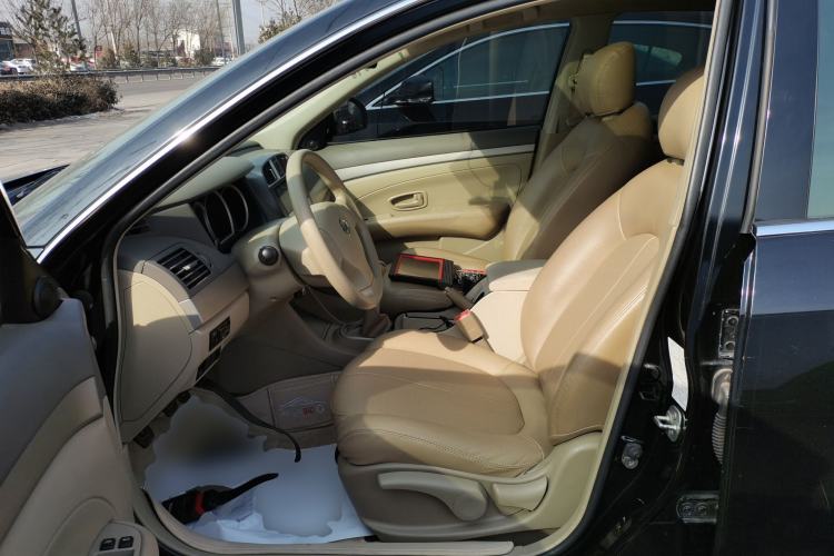 Used Nissan Sylphy 2016 Classic 1.6XE Manual Leading Edition Left Front Seat
