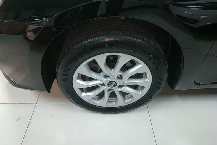 Used Nissan Sylphy 2016 1.6 XL CVT Luxury Edition Left Front Wheel Hub