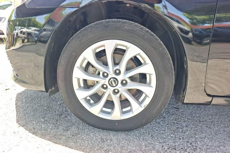 Used Nissan Sylphy 2016 1.6 XL Manual Luxury Edition Left Front Wheel Hub