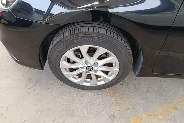 Used Nissan Sylphy 2016 1.6 XL CVT Luxury Edition Left Front Wheel Hub