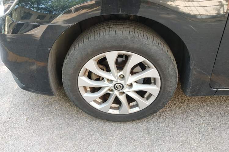 Used Nissan Sylphy 2016 1.6 XL CVT Luxury Edition Left Front Wheel Hub