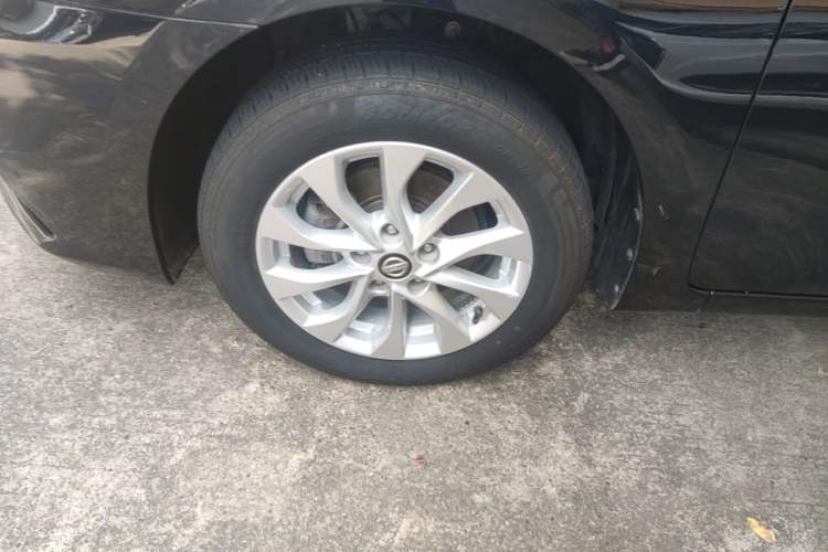 Used Nissan Sylphy 2016 1.6 XL CVT Luxury Edition Left Front Wheel Hub