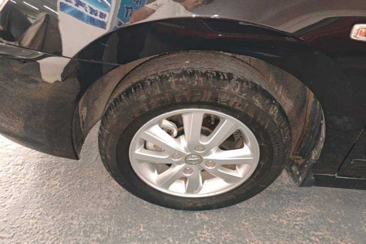Used Nissan Sylphy 2016 Classic 1.6XE Manual Leading Edition Left Front Wheel Hub