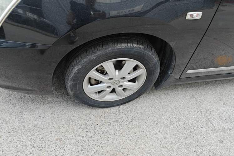 Used Nissan Sylphy 2016 Classic 1.6XE Manual Leading Edition Left Front Wheel Hub