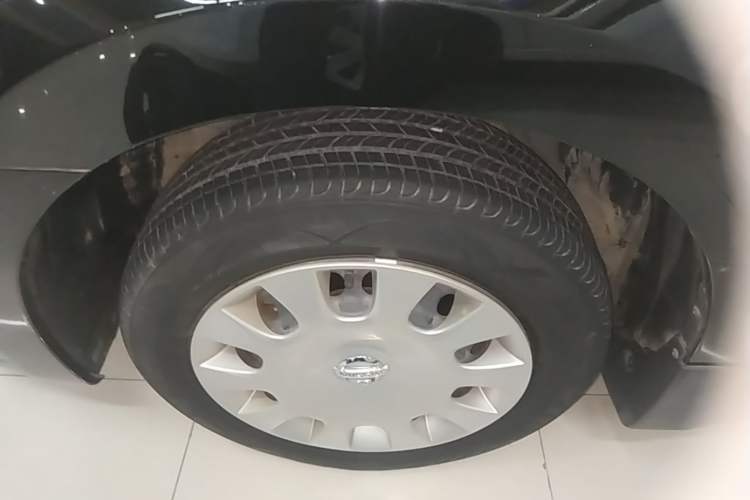 Used Nissan Sylphy 2016 Classic 1.6XE Manual Comfort Edition Left Front Wheel Hub