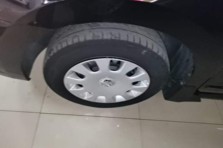 Used Nissan Sylphy 2016 Classic 1.6XE Manual Comfort Edition Left Front Wheel Hub