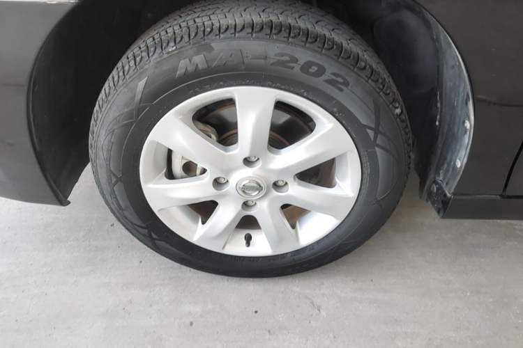 Used Nissan Sylphy 2016 Classic 1.6XE Manual Comfort Edition Left Front Wheel Hub