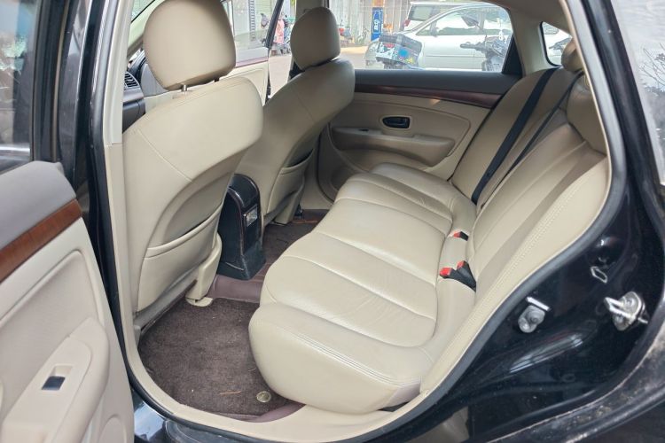 Used Nissan Sylphy 2016 Classic 1.6XE Manual Leading Edition Left Rear Seat