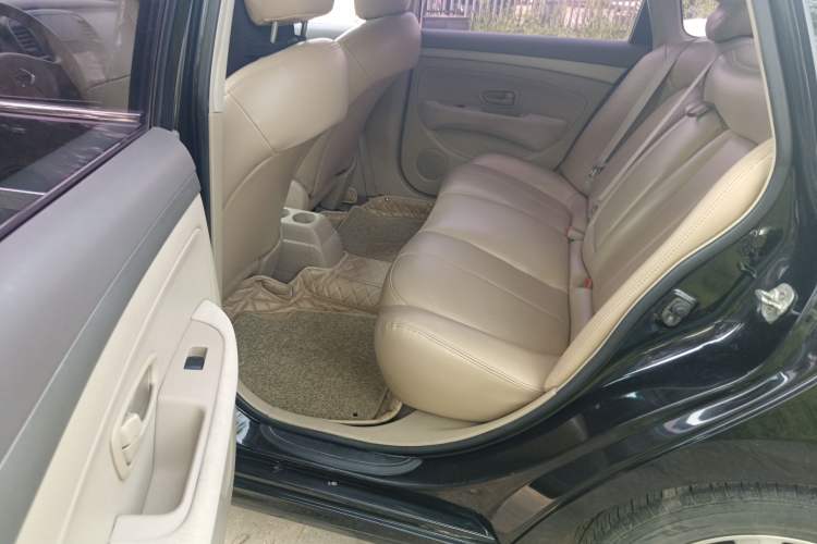 Used Nissan Sylphy 2016 Classic 1.6XE Manual Leading Edition Left Rear Seat