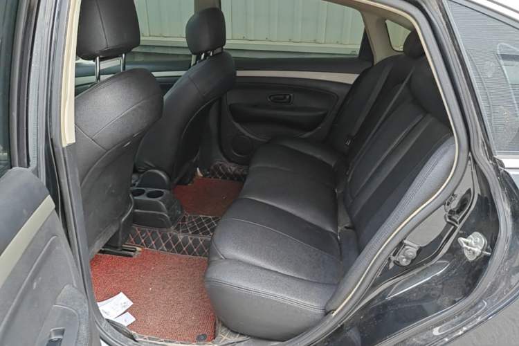 Used Nissan Sylphy 2016 Classic 1.6XE Manual Leading Edition Left Rear Seat