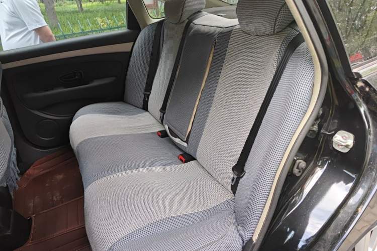 Used Nissan Sylphy 2016 Classic 1.6XE Manual Leading Edition Left Rear Seat