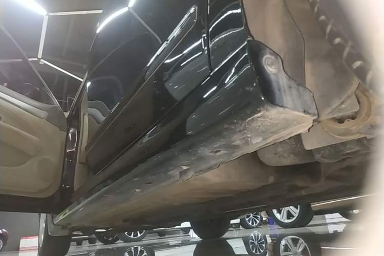 Used Nissan Sylphy 2016 Classic 1.6XE Manual Comfort Edition Left Side Sill