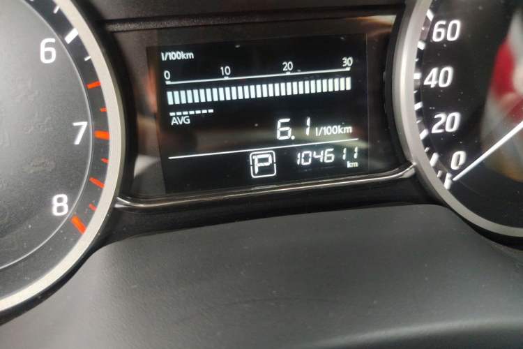 Used Nissan Sylphy 2016 1.6XV CVT Smart Enjoyment Version Odometer Close Up