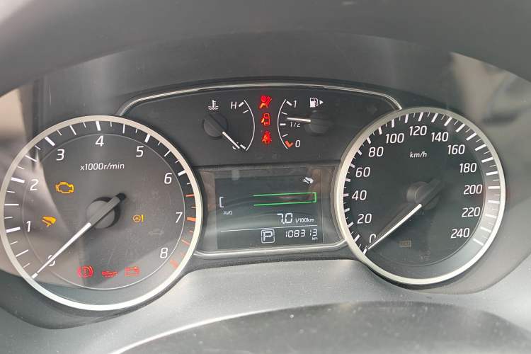 Used Nissan Sylphy 2016 1.6XV CVT Smart Enjoyment Version Odometer Close Up