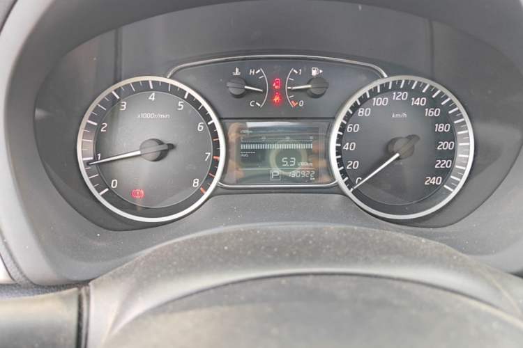 Used Nissan Sylphy 2016 1.6 XL CVT Luxury Edition Odometer Close Up