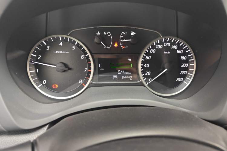 Used Nissan Sylphy 2016 1.6 XL CVT Deluxe Edition Odometer Close Up