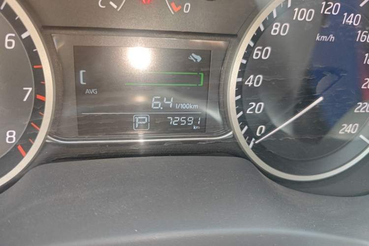 Used Nissan Sylphy 2016 1.6 XL CVT Luxury Edition Odometer Close Up