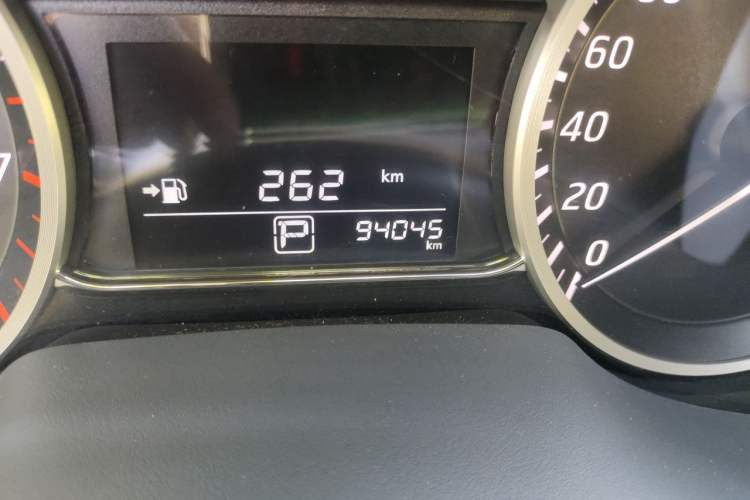 Used Nissan Sylphy 2016 1.6XV CVT Smart Enjoyment Version Odometer Close Up
