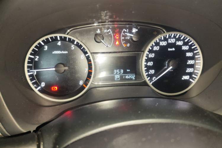Used Nissan Sylphy 2016 1.6XV CVT Smart Enjoyment Version Odometer Close Up