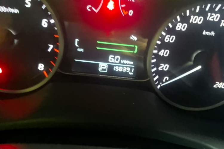 Used Nissan Sylphy 2016 1.6 XL CVT Deluxe Edition Odometer Close Up