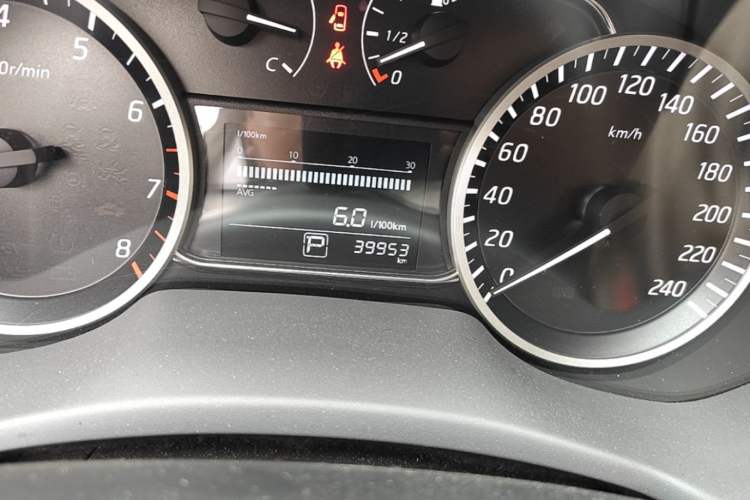 Used Nissan Sylphy 2016 1.6 XL CVT Deluxe Edition Odometer Close Up