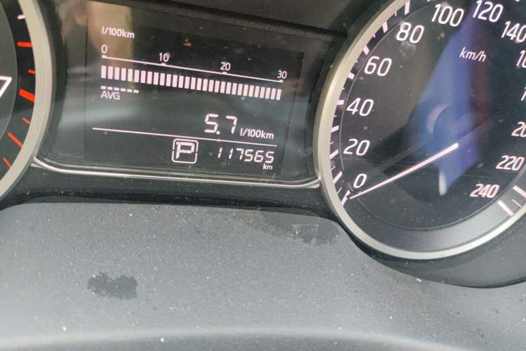 Used Nissan Sylphy 2016 1.6 XL CVT Luxury Edition Odometer Close Up