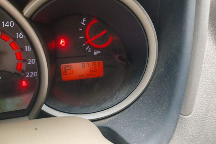 Used Nissan Sylphy 2016 Classic 1.6XE Automatic Comfort Edition Odometer Close Up