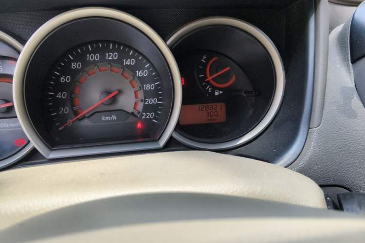 Used Nissan Sylphy 2016 Classic 1.6XE Manual Leading Edition Odometer Close Up