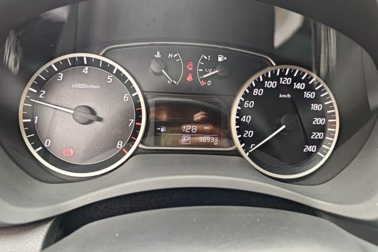 Used Nissan Sylphy 2016 1.6XV CVT Smart Enjoyment Version Odometer Close Up