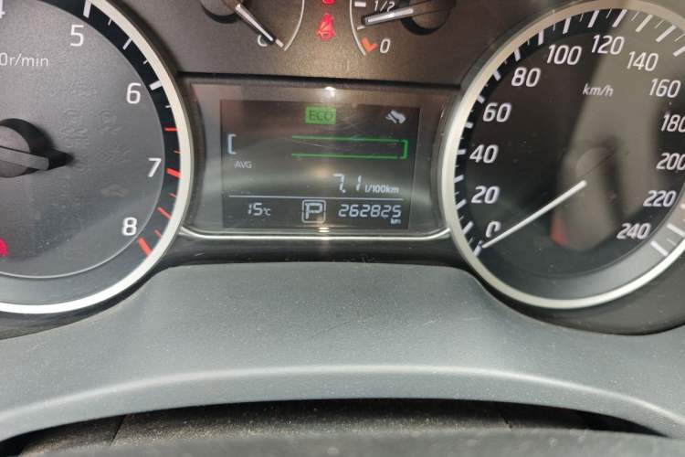 Used Nissan Sylphy 2016 1.8XL CVT Luxury Edition Odometer Close Up
